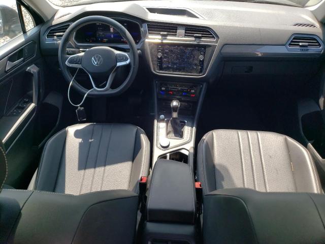 3VV2B7AX1NM164855 - 2022 VOLKSWAGEN TIGUAN SE შავი ფოტო 8