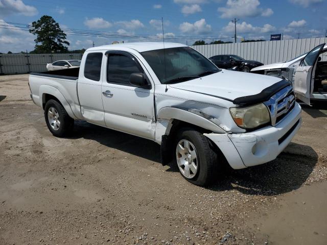 5TETU62N45Z069911 - 2005 TOYOTA TACOMA PRERUNNER ACCESS CAB WHITE photo 4