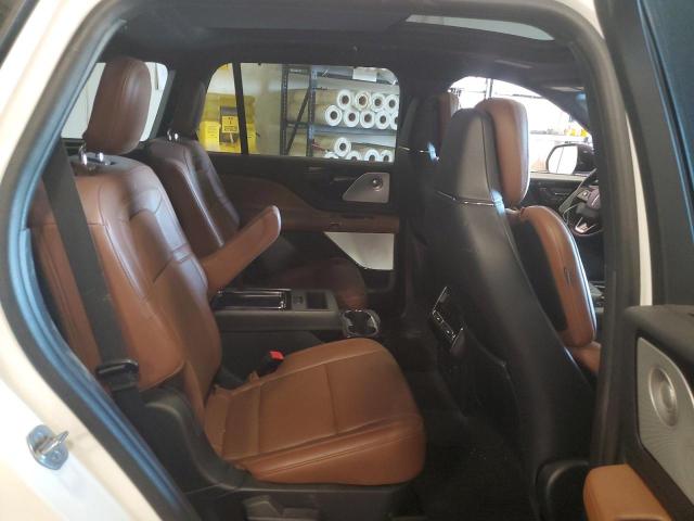 5LM5J7XC5PGL10411 - 2023 LINCOLN AVIATOR RESERVE WHITE photo 11