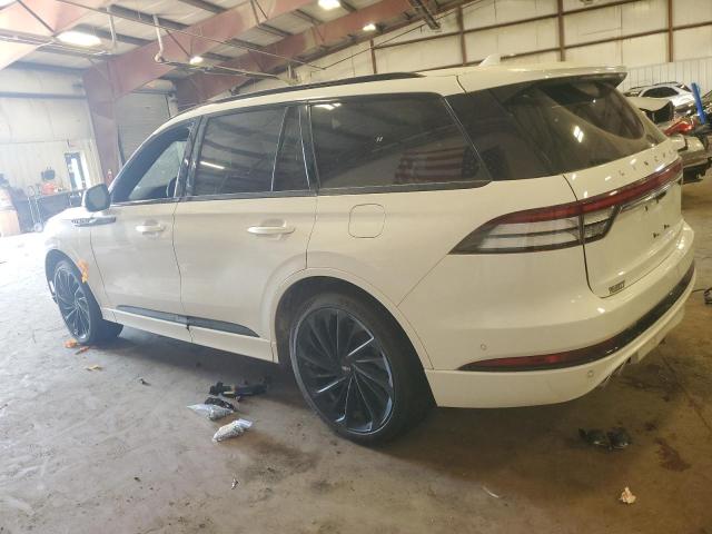 5LM5J7XC5PGL10411 - 2023 LINCOLN AVIATOR RESERVE WHITE photo 2