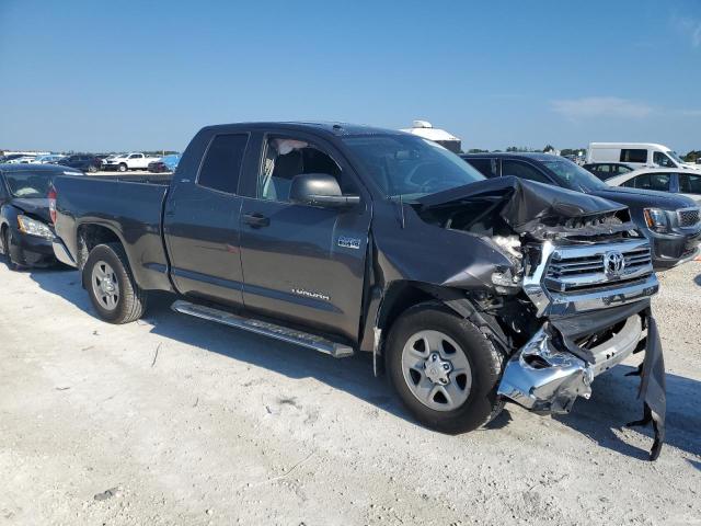 5TFRY5F1XGX195989 - 2016 TOYOTA TUNDRA DOUBLE CAB SR/SR5 GRAY photo 4