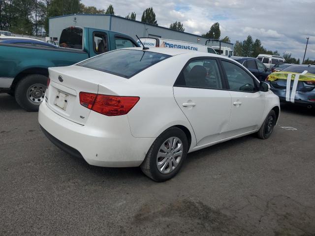 KNAFU4A2XC5630960 - 2012 KIA FORTE EX WHITE photo 3