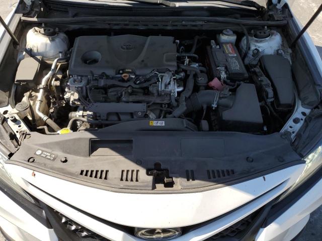 4T1B61HK3JU118357 - 2018 TOYOTA CAMRY XSE Weiß Foto 11