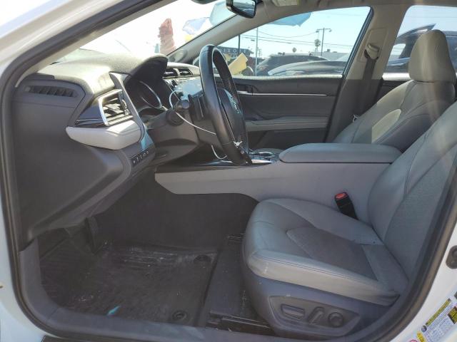 4T1B61HK3JU118357 - 2018 TOYOTA CAMRY XSE Weiß Foto 7