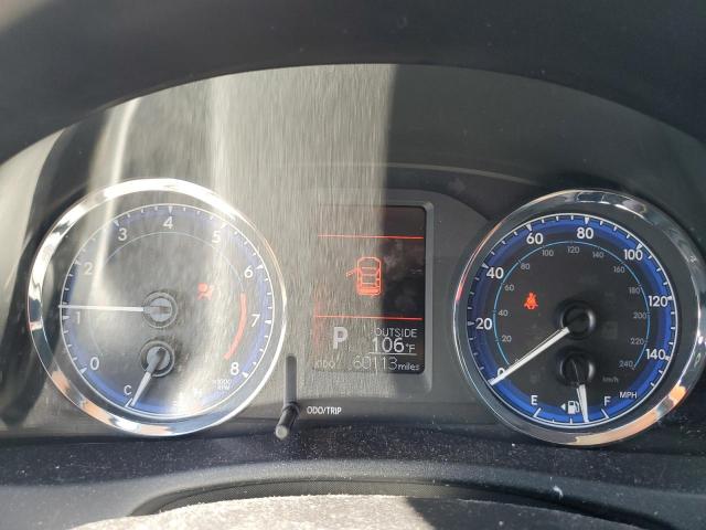 2T1BURHE3JC027668 - 2018 TOYOTA COROLLA L Silber Foto 9