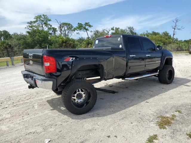 1GCHK23628F145798 - 2008 CHEVROLET SILVERADO K2500 HEAVY DUTY BLACK photo 3