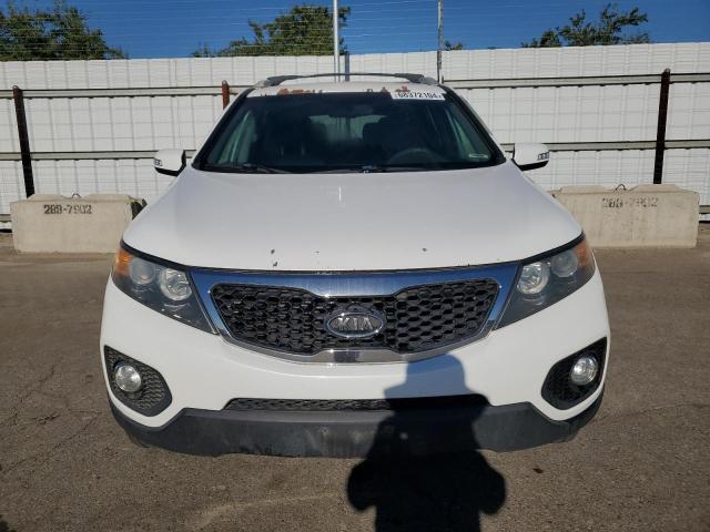 5XYKT4A6XDG335860 - 2013 KIA SORENTO LX WHITE photo 5