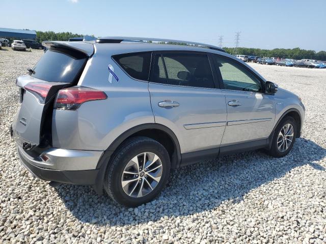 JTMRJREV2JD177639 - 2018 TOYOTA RAV4 HV LE ვერცხლისფერი ფოტო 3