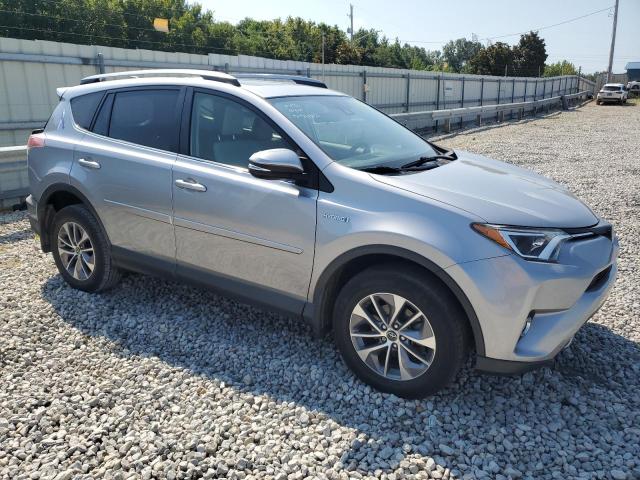 JTMRJREV2JD177639 - 2018 TOYOTA RAV4 HV LE ვერცხლისფერი ფოტო 4