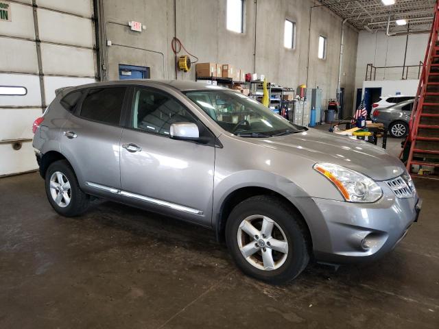 JN8AS5MV6DW151353 - 2013 NISSAN ROGUE S GRAY photo 4