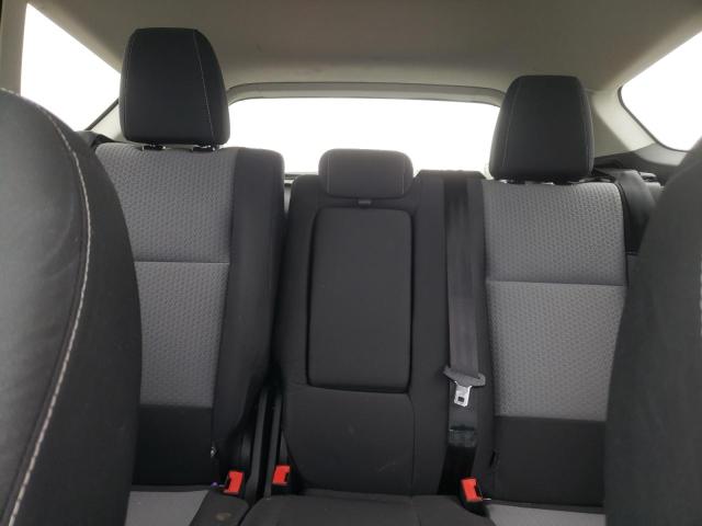 1FMCU9GDXHUC06005 - 2017 FORD ESCAPE SE SILVER photo 10