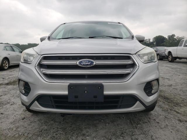 1FMCU9GDXHUC06005 - 2017 FORD ESCAPE SE SILVER photo 5