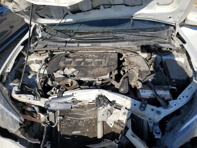 5YFBURHE6JP740029 - 2018 TOYOTA COROLLA L WHITE photo 11
