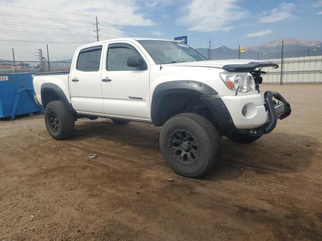 3TMJU4GN3BM117511 - 2011 TOYOTA TACOMA DOUBLE CAB PRERUNNER WHITE photo 4