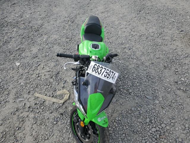 ML5EXER17PDAB1146 - 2023 KAWASAKI EX650 R GREEN photo 5