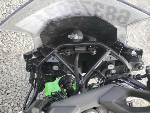 ML5EXER17PDAB1146 - 2023 KAWASAKI EX650 R GREEN photo 7