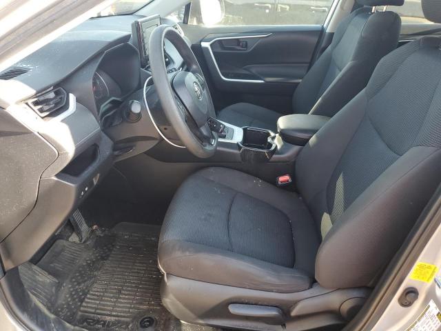 2T3F1RFV0NC257890 - 2022 TOYOTA RAV4 LE 银色 照片 7