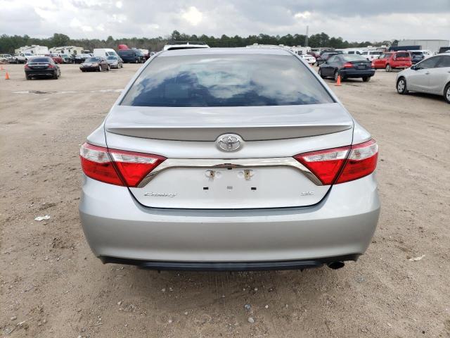 4T1BF1FK1GU557973 - 2016 TOYOTA CAMRY LE SILVER photo 6