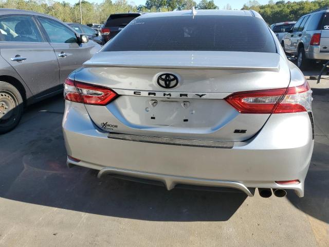 4T1G11AK6LU969280 - 2020 TOYOTA CAMRY SE SILVER photo 6