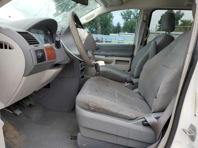 2A8HR44H28R781730 - 2008 CHRYSLER TOWN & COUNTRY LX WHITE photo 7