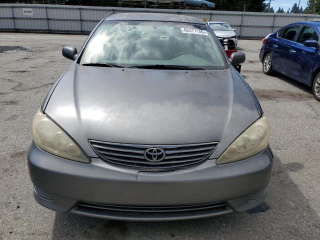 4T1BE32K65U543701 - 2005 TOYOTA CAMRY LE GRAY photo 5