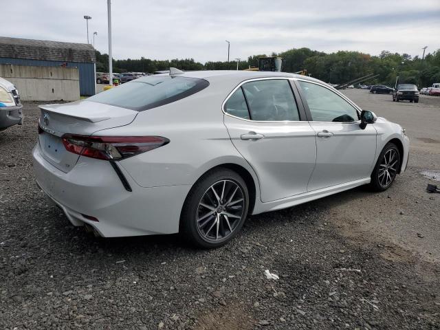 4T1G11AK7PU152650 - 2023 TOYOTA CAMRY SE NIGHT SHADE WHITE photo 3