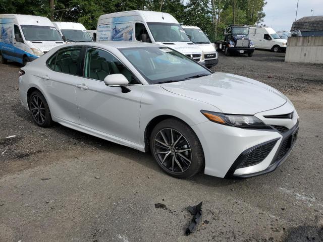 4T1G11AK7PU152650 - 2023 TOYOTA CAMRY SE NIGHT SHADE WHITE photo 4