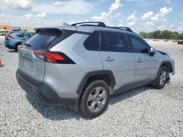 2T3P1RFV7PW408312 - 2023 TOYOTA RAV4 XLE SILVER photo 3