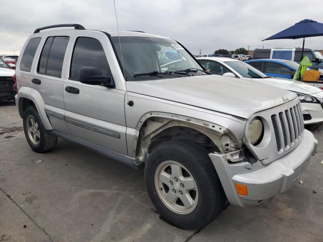 1J4GK38K15W689545 - 2005 JEEP LIBERTY RENEGADE 银色 照片 4