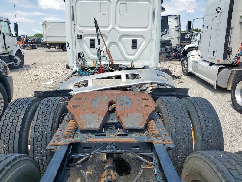 1FUJGBD92ELFY9199 - 2014 FREIGHTLINER CASCADIA WHITE photo 6