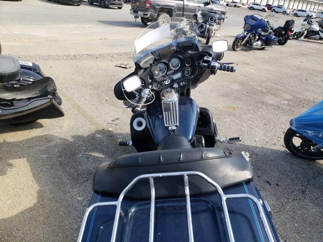 1HD1FCW181Y603283 - 2001 HARLEY-DAVIDSON FLHTCUI BLUE photo 6