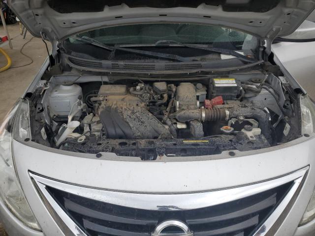 3N1CN7AP6JL813563 - 2018 NISSAN VERSA S فضي صورة 11