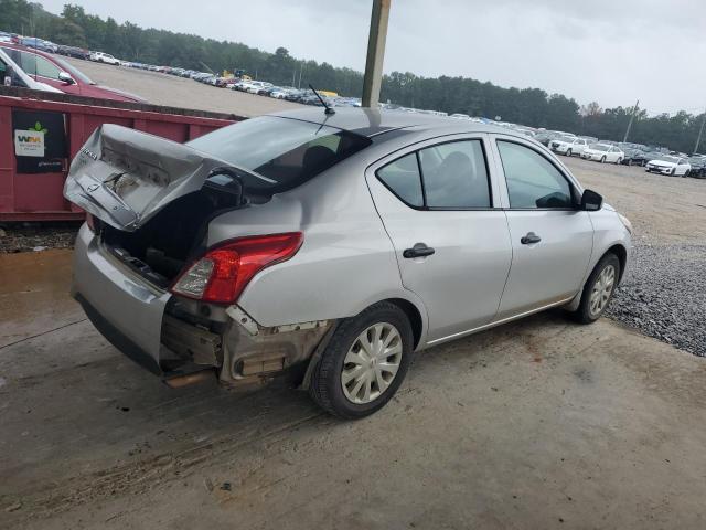 3N1CN7AP6JL813563 - 2018 NISSAN VERSA S فضي صورة 3