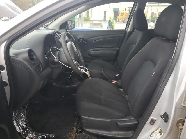 3N1CN7AP6JL813563 - 2018 NISSAN VERSA S فضي صورة 7