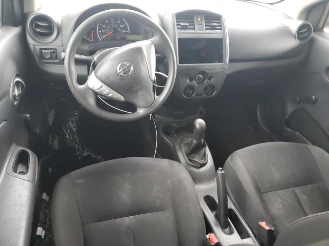 3N1CN7AP6JL813563 - 2018 NISSAN VERSA S فضي صورة 8