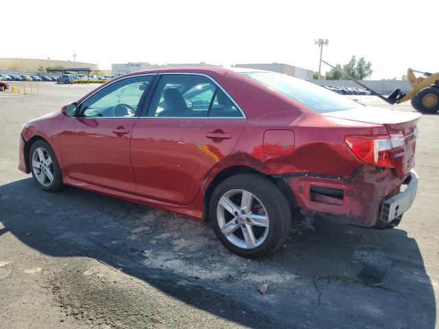 4T1BF1FK4DU695177 - 2013 TOYOTA CAMRY L RED photo 2