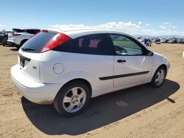 3FAFP31303R121735 - 2003 FORD FOCUS ZX3 WHITE photo 3