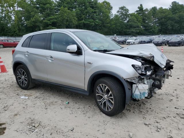 JA4AP3AW5JZ001544 - 2018 MITSUBISHI OUTLANDER ES ვერცხლისფერი ფოტო 4