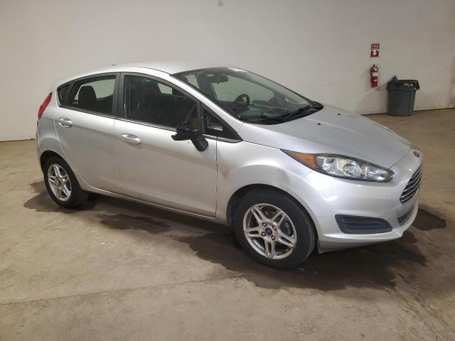 3FADP4EJ4KM156425 - 2019 FORD FIESTA SE SILVER photo 4