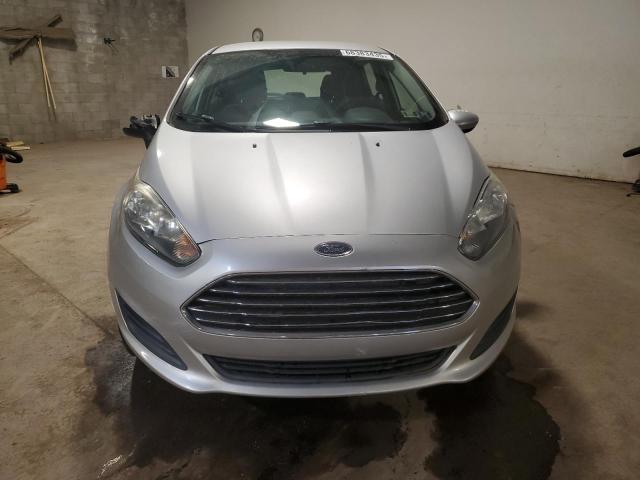 3FADP4EJ4KM156425 - 2019 FORD FIESTA SE SILVER photo 5