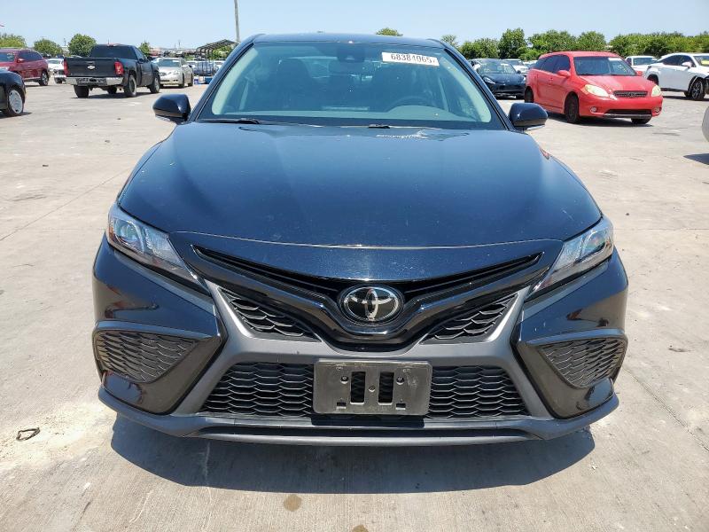 4T1T11AK6RU903450 - 2024 TOYOTA CAMRY SE NIGHT SHADE BLACK photo 5