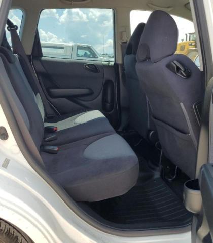 JHMGD38647S039295 - 2007 HONDA FIT S WHITE photo 11
