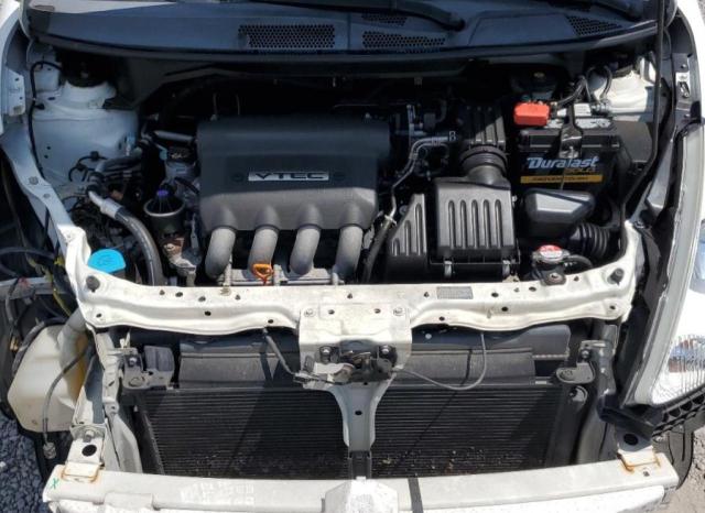 JHMGD38647S039295 - 2007 HONDA FIT S WHITE photo 12