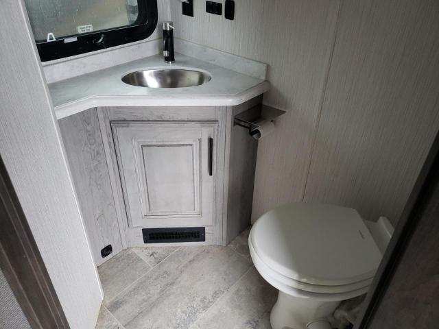 5SFBG4320LE437722 - 2020 HEARTLAND LANDMARK BROWN photo 8