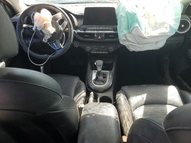 3KPF54AD9ME412712 - 2021 KIA FORTE EX WHITE photo 8