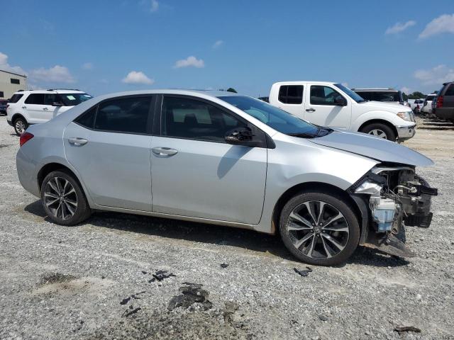 5YFBURHE9JP796689 - 2018 TOYOTA COROLLA L SILVER photo 4