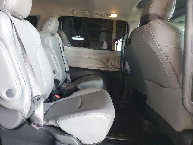 5TDYRKEC8PS173862 - 2023 TOYOTA SIENNA XLE WHITE photo 11