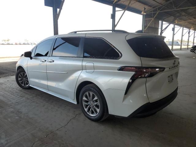 5TDYRKEC8PS173862 - 2023 TOYOTA SIENNA XLE WHITE photo 2
