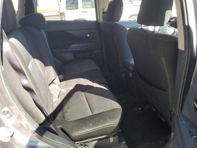 JA4AD3A30JJ004297 - 2018 MITSUBISHI OUTLANDER SE Boz foto 11