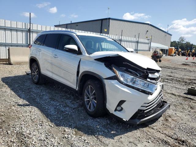 5TDKZRFH3KS562023 - 2019 TOYOTA HIGHLANDER SE WHITE photo 4